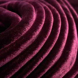 VERSUS 200c600b-e43d-445c-99c3-1fee479c22ca