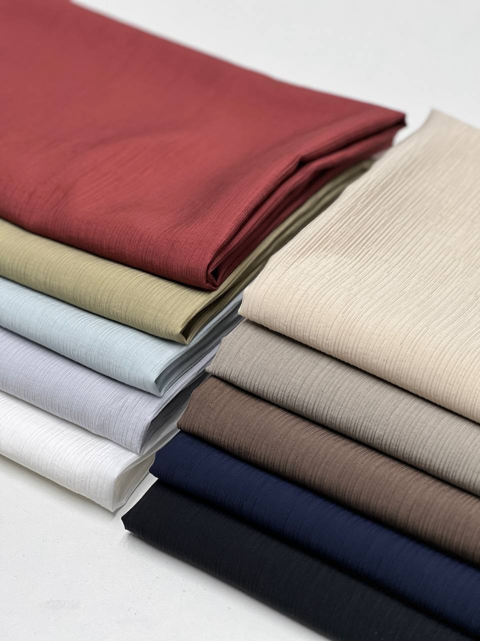 ELIA 5240453777725711971