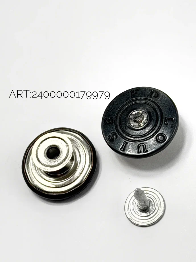 979
