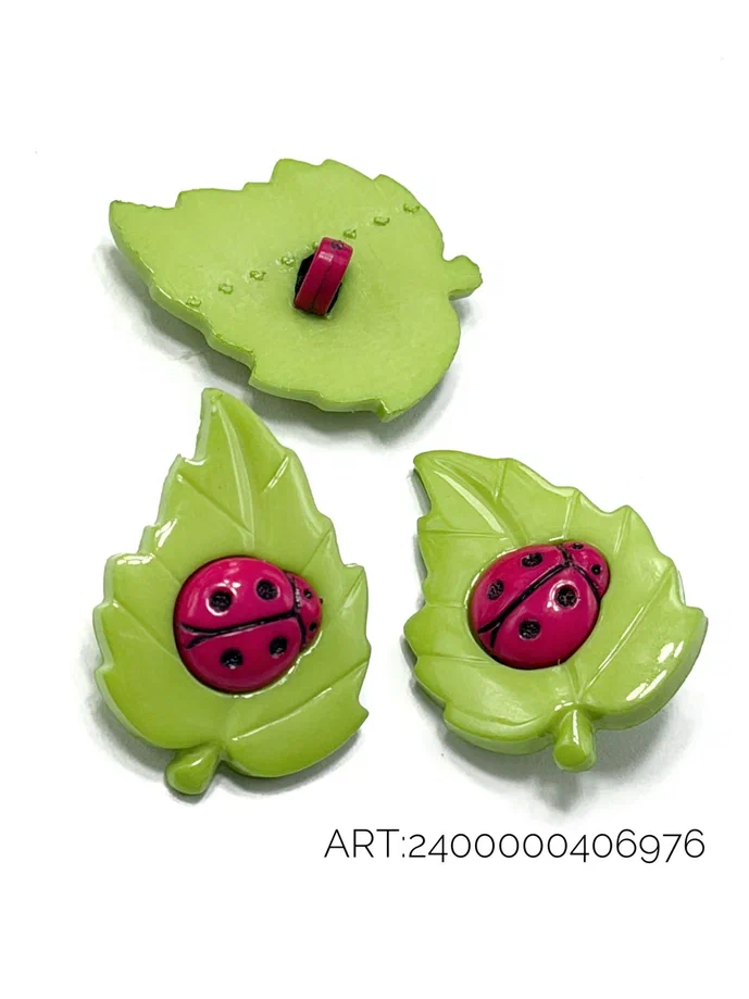 976